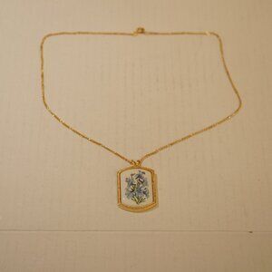 VINTAGE AVON FLORAL HERITAGE JULY LARKSPUR PENDANT NECKLACE 1980
